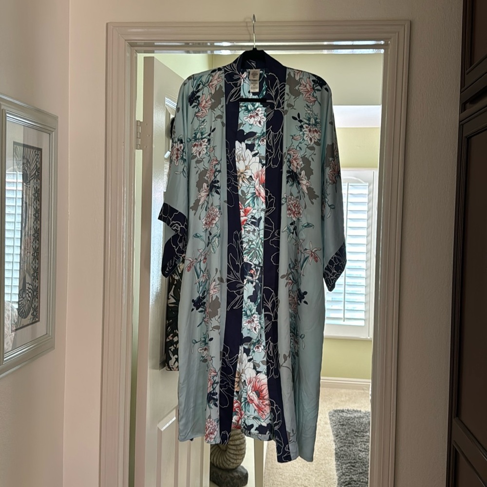In Bloom By Jonquil Satin Blue Floral 3/4 Sleeve Wrap Robe - Size XS/S
